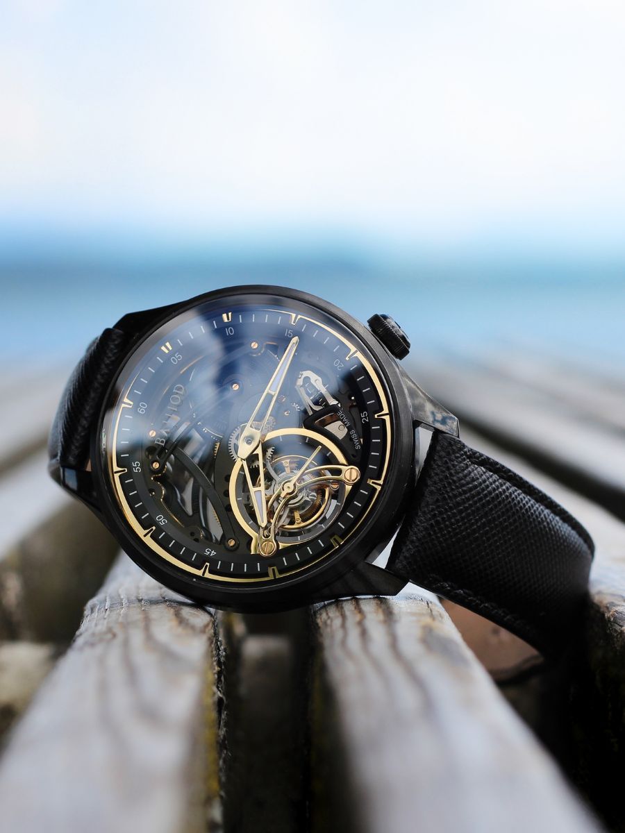 Chapter 4.4 Eclipse tourbillon Swiss Made black and gold