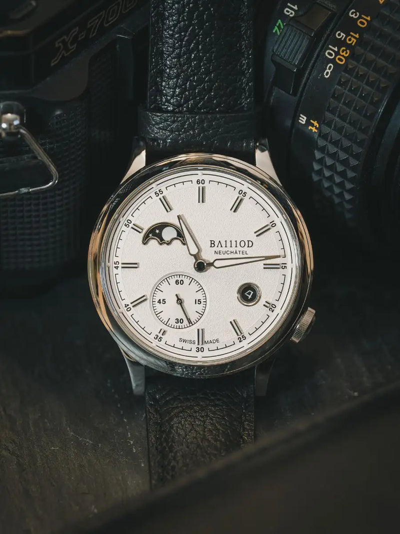 Chapitre 8 Moonphase - White