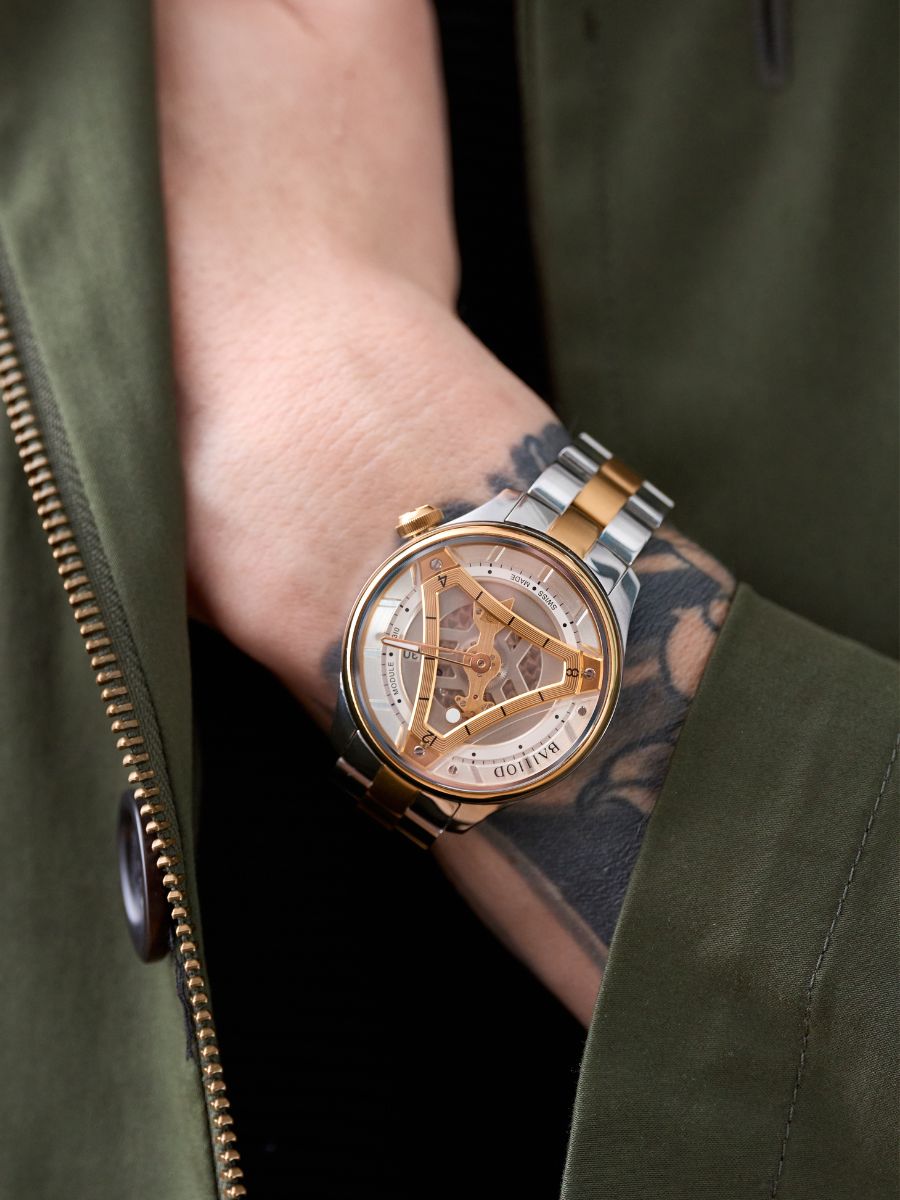 CHPTR_Δ.9 Bico avec bracelet en acier inoxydable