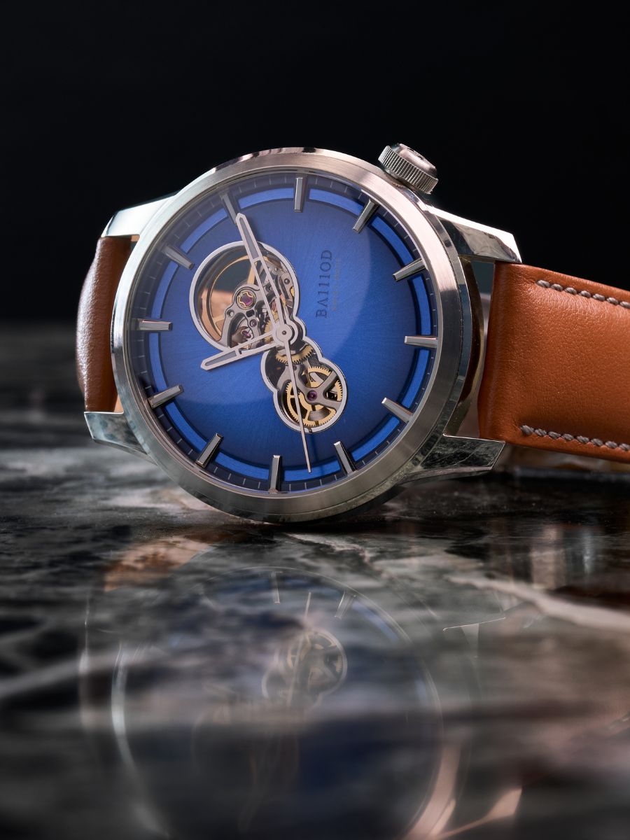 Chapter 3.6 Swiss Made automatic watch blue dial