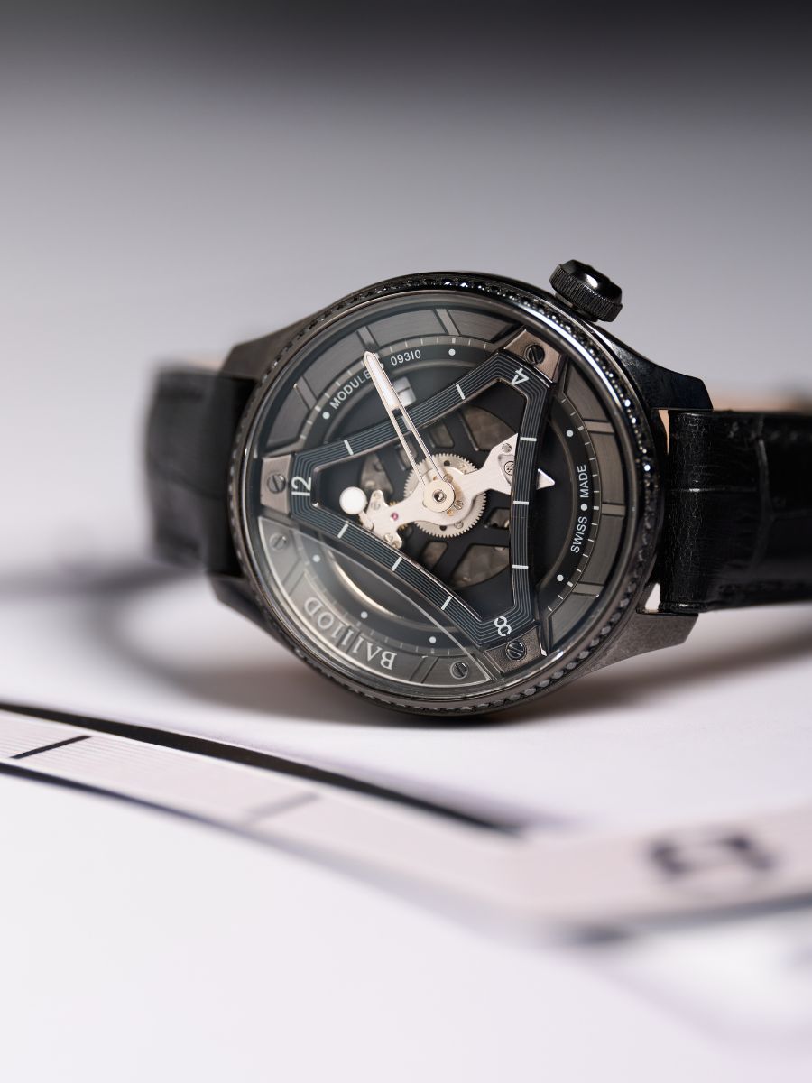 アナログ腕時計 [LLOYD] London Eye Black Leather Watch LLOYD] London Eye Black Leather Watch