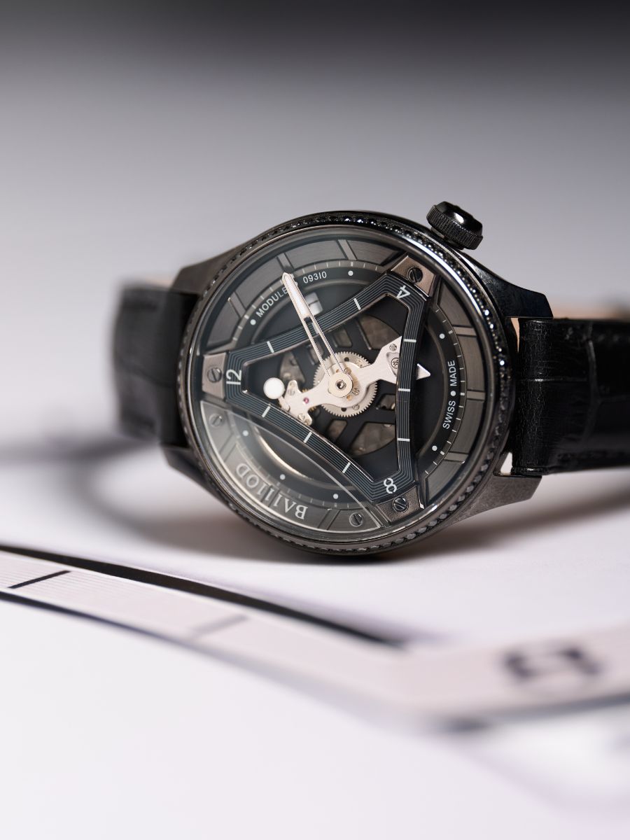 CHPTR_Δ.7 [ELLA] Black Diamond with leather strap