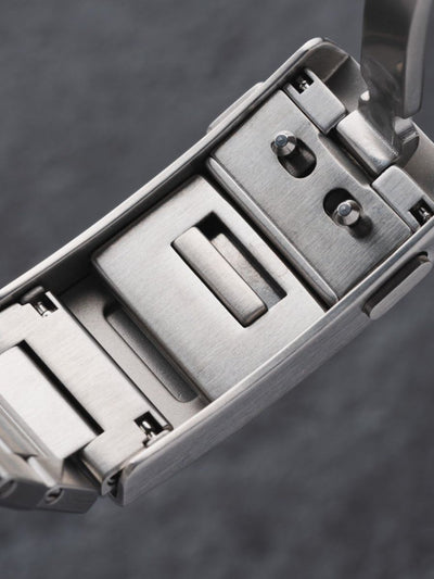 Chapter 7 Chronometer Jet Black (stainless steel bracelet)